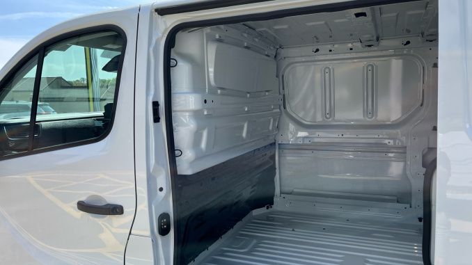 Renault Trafic Swb Diesel SL30 Blue dCi 150 Extra [Safety] Van EAG9 - Image 18